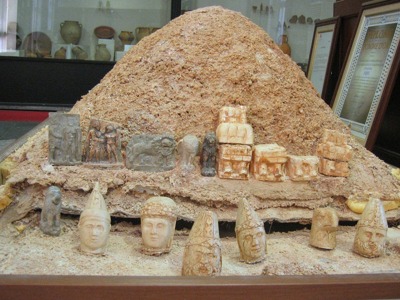 Adiyaman Museum - little Nemrut tumulus and heads display