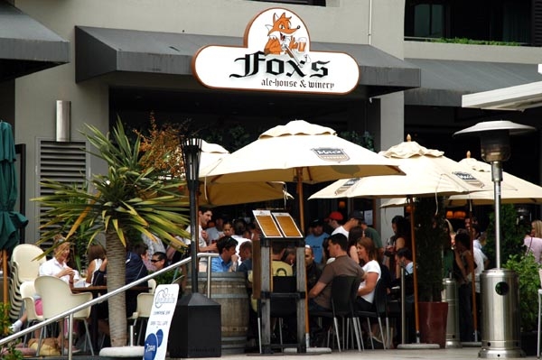Along Auckland's waterfront are many lively pubs like Fox's
