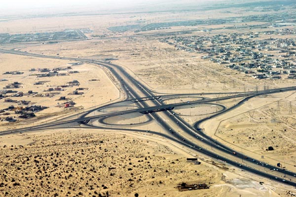 Emirates Road E-11 junction with D-83