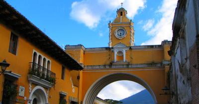 Arco de Santa Catalina  *