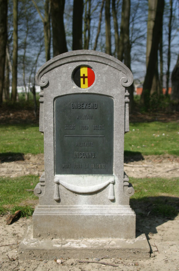 Belgisch Militair Kerkhof - Houthulst