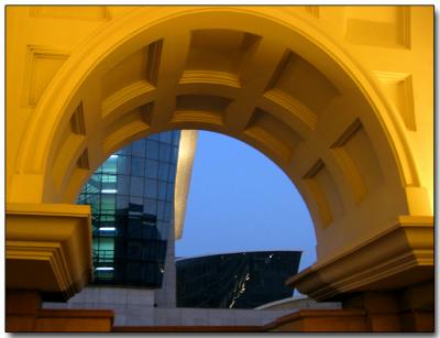 Golden arch, Bombay