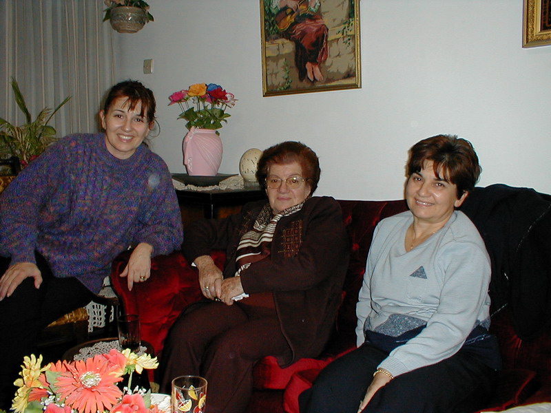 Annets, Mom , Lulu