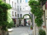 greenery in a quiet little street, steps away from Place de la Bastille - May 2005
