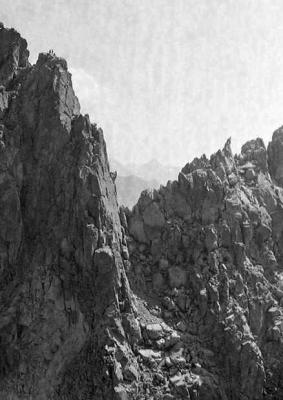Arte Pointe d'Aragon-Grand Pic : 2 admirateurs sur la pointe de gauche