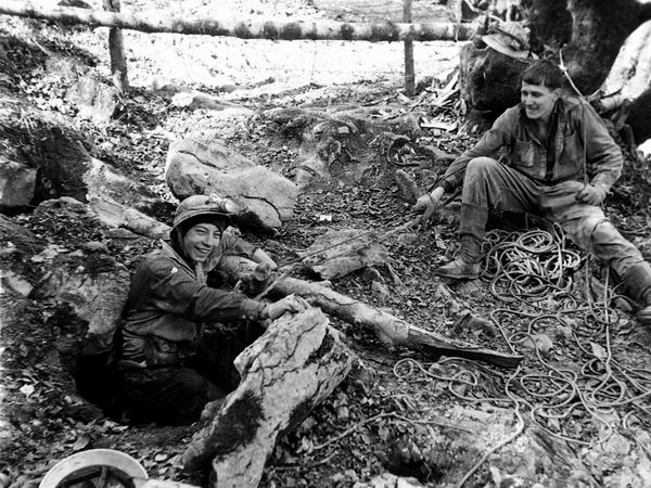 Lazerque 1959 : Herv Butel et Jean Minville - Avec Herv caverne dEspalungue