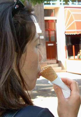 Mari loves (Italian) ice cream