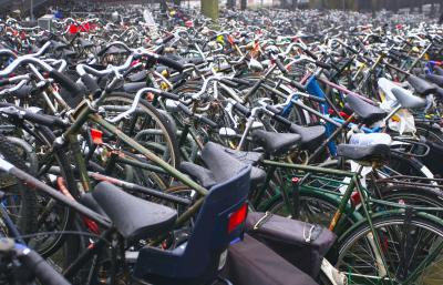 Amsterdam - One million bikes... and more !