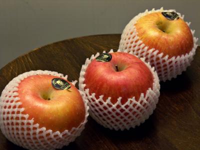 Apples dressed up