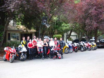 group-shot-at-r1s-house2.jpg