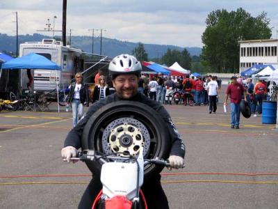 u18/liv2day/medium/43006446.gixxerwheelcloseup.jpg