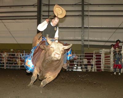 u18/luckybreak/medium/43087907.BullRidingEC187.jpg