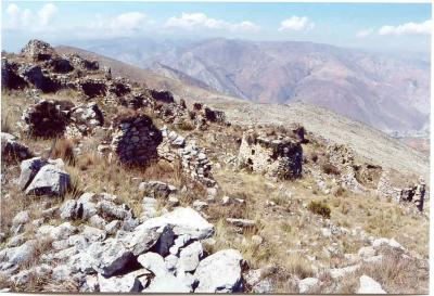Yanamarca is a pre-inca walled town on top of Pumampi mountain (4000 msnm)