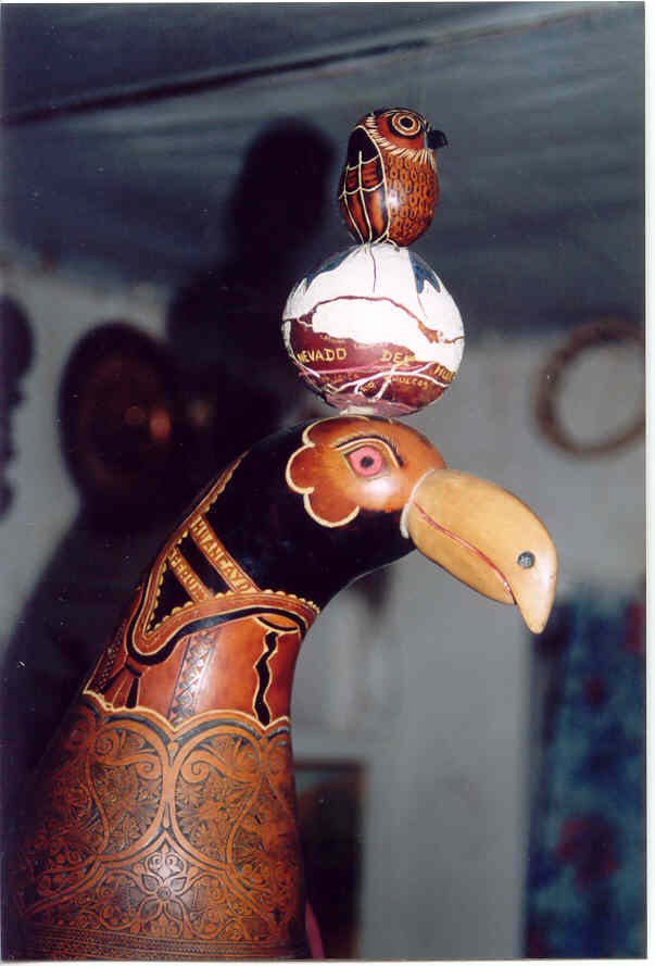 Huancayo. One of Pers most traditional handicrafts is gourd carving. Here an award-winning piece of art.