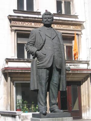 statue near Opera House