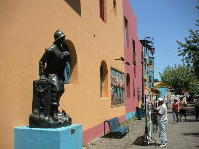 Statue to the Bomberos (firemen)