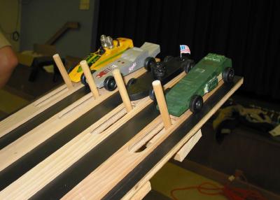 u18/rkeist/medium/11712939.030125_Alex_pinewood_derby_03.jpg