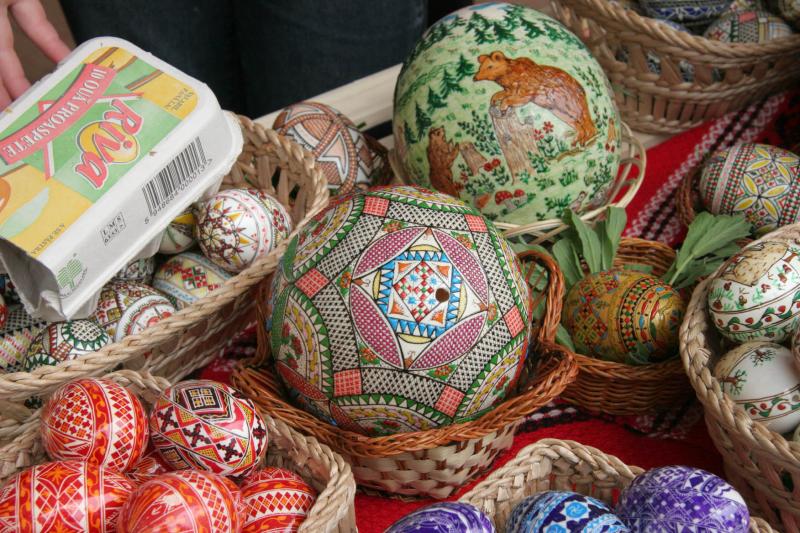 Batik Easter eggs
