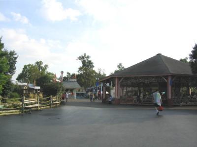 WyandotMidway.jpg