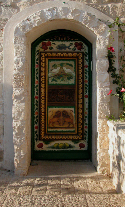 Safed Door 4
