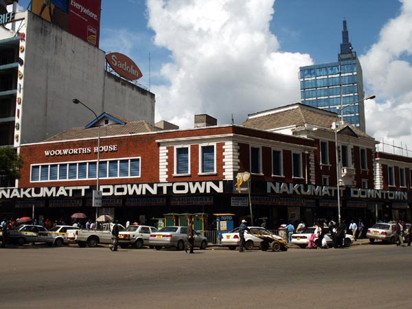 Nakumatt Downtown, Kenyatta Avenue