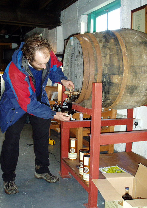 Islay - gavin pouring his bruichladdich single malt from the cask