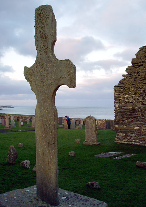 Islay - kilnave chapel 8thC cross