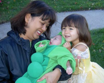 31 Oct 2004  Mom, Emma and Ian