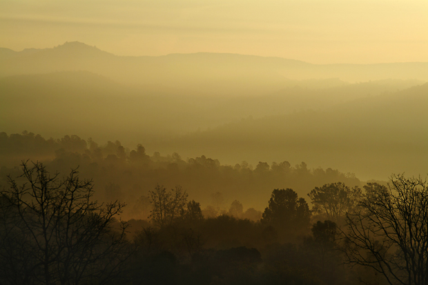 Foggy-Sunrise-in-Sierras.jpg