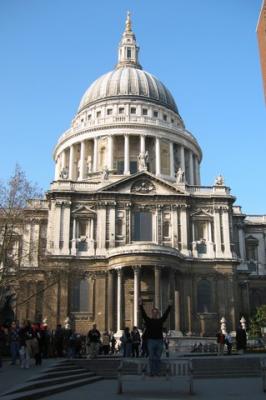 136_Alex @ St. Paul's Cathedral.jpg