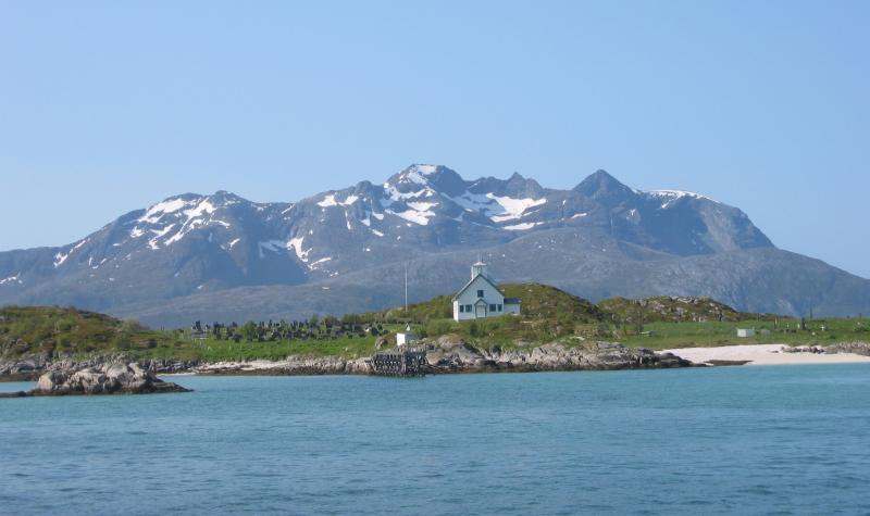 White chapel and white beaches at Gsvr.jpg