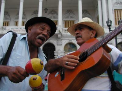 Buskers in Santiago de Cuba.jpg