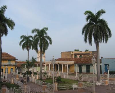 Plaza Mayor i Trinidad.jpg