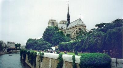 The Cathedral of Notre Dame (back) and the Seine River