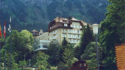 u19/doowopper/medium/8978852.Hotelclose.jpg