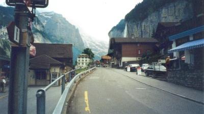 Lauterbrunnen: We arrived here by local train from Wengen. Train station is on the left side.