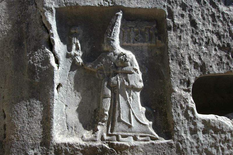 Yazilikaya Sarruma and king Tudhaliya