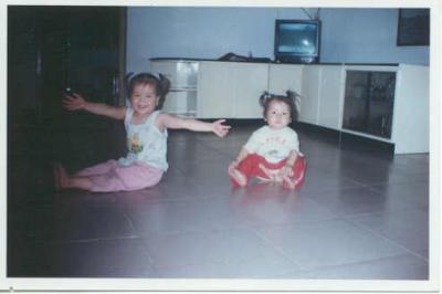 2 toddlers at Hengyang Social Welfare Institute.jpg