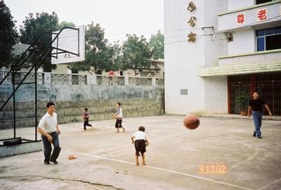 Director Song De-yu is at the left.jpg