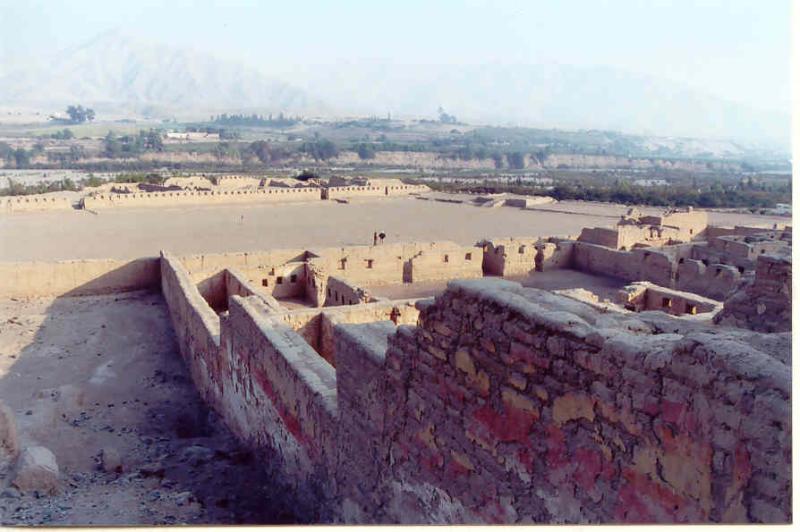 Tambo Colorado. On the far side is the public plaza and the garrison and messengers quarters