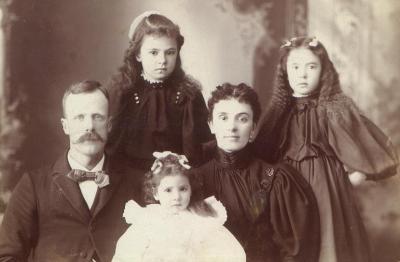 Abt. 1896: William Sowers (age 33) & wife, Nannie Dehaven (31) with Carrie (8), Jessie (5), Alice (3)