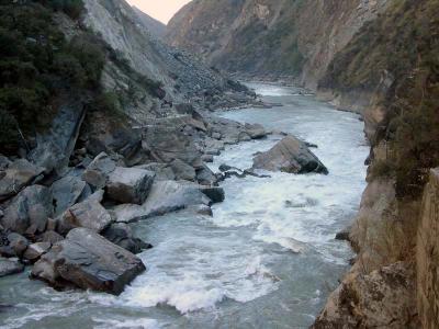 The Narrowest Part of Tiger Leaping Gorge虎跳峽