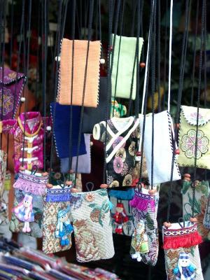 Pouches selling in Yangren Street大理古城洋人街