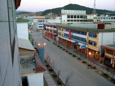 Dawn of Zhongdian Downtown 2中甸市區的清晨