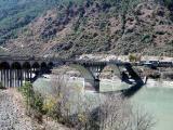 Bridge connecting Hutiaoxia town (虎跳峽鎮) to Lijiang
