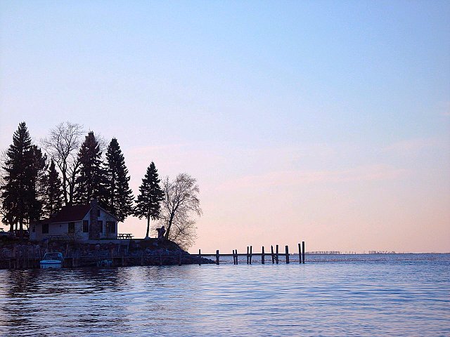 <B>Wheelers Point</B><BR><FONT size1>by Shutter</FONT>