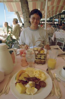 40-22 Breakfast at the Royal Hawaiian
