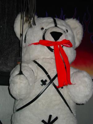 Dsc06009.jpg Mistress Grizzly has something for you