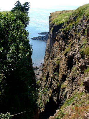 Cape Split - steep cliffs