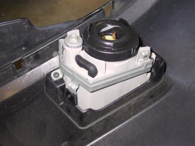 Left bracket and light installed